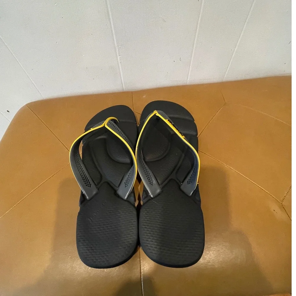 Havaianas Flip Flops Sandals Comfort Cushioned Slides Black Yellow Mens 7.5/8.5